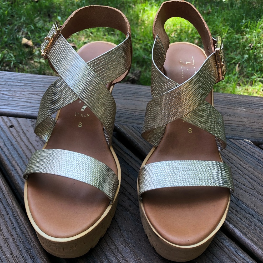 Wedges perfect for work, date night and more.